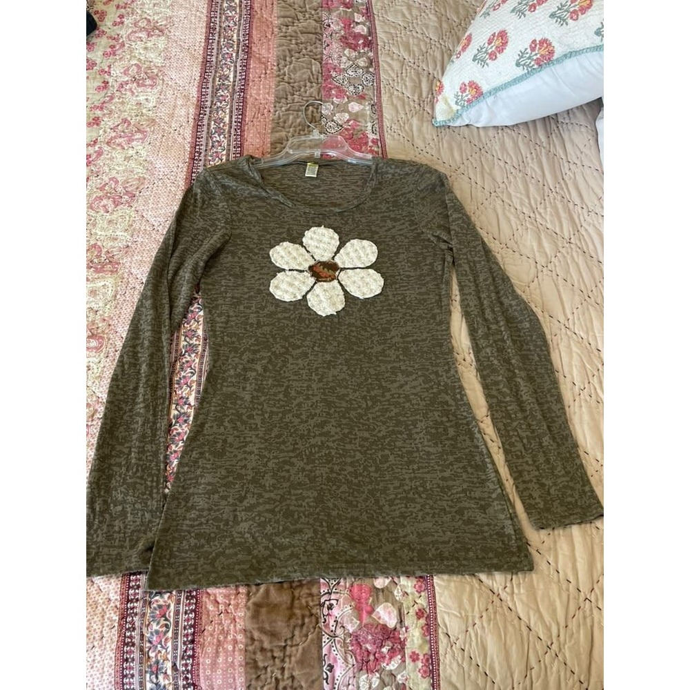 Olive Green Burnout Long Sleeve Flower Applique Graphic Tee XL retro earthy boho